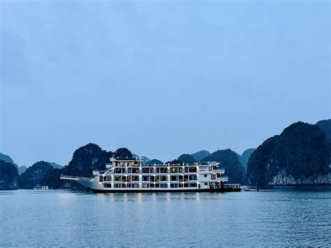 halong hideaway cruise.